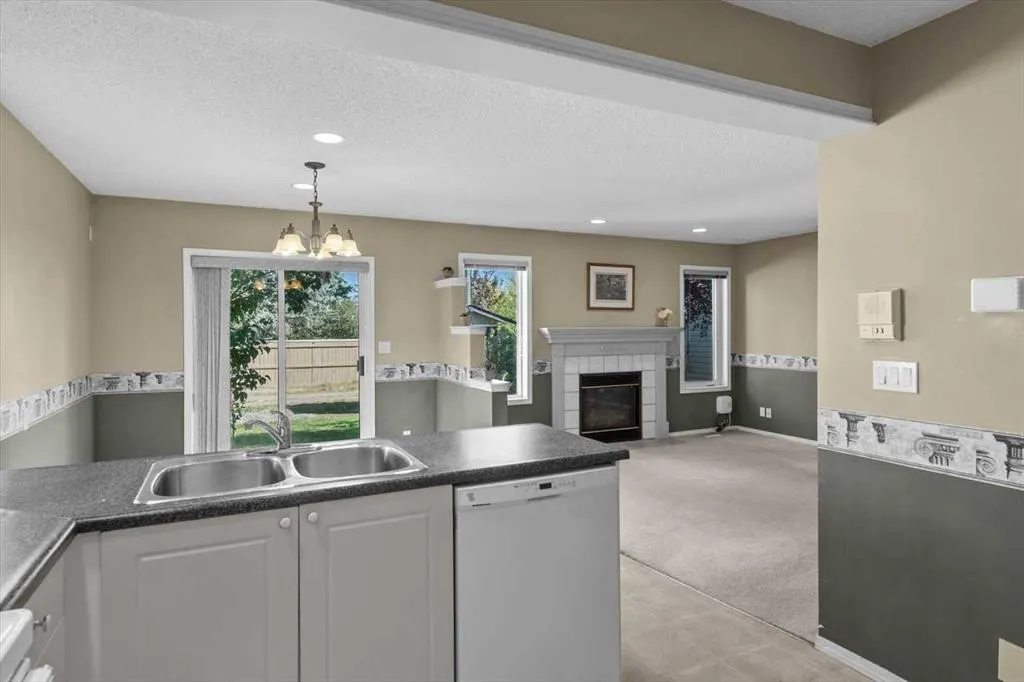 9718 Harvest Hills Link NE