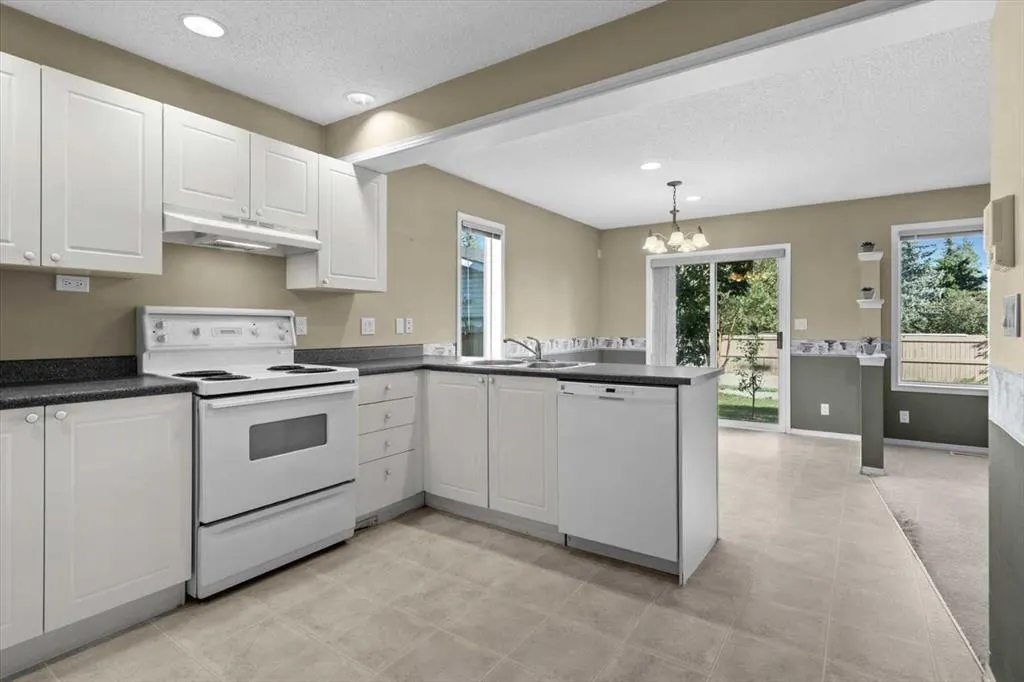 9718 Harvest Hills Link NE