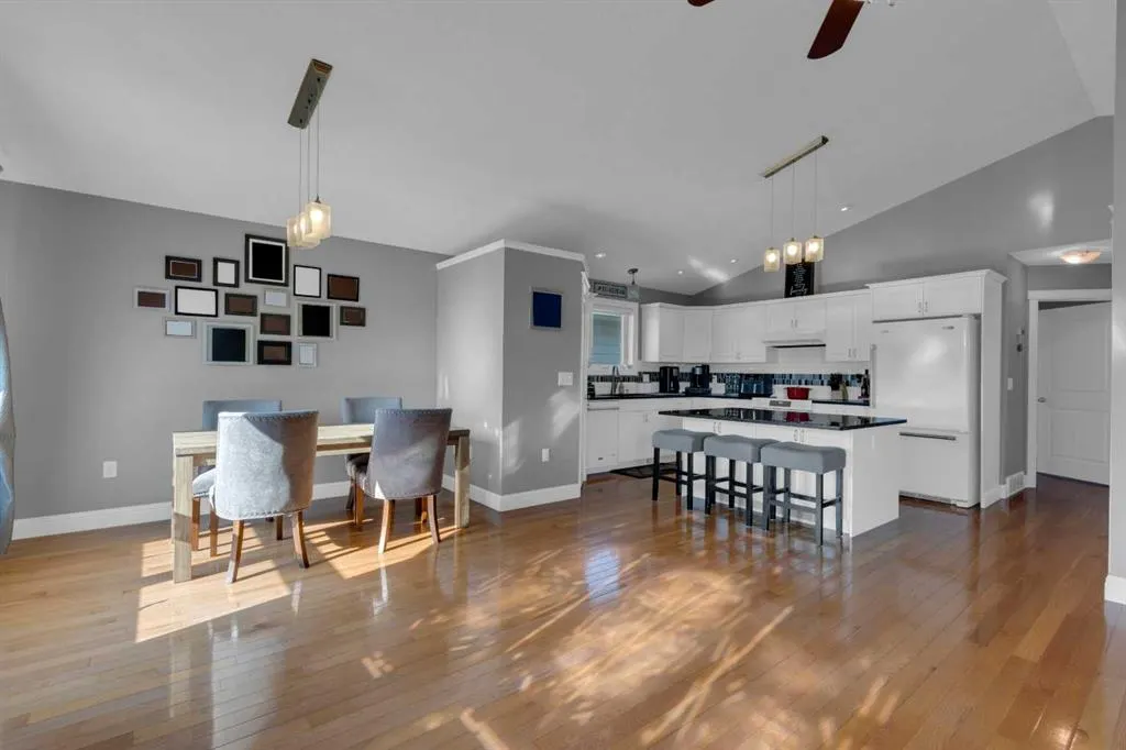 212 3 Street N