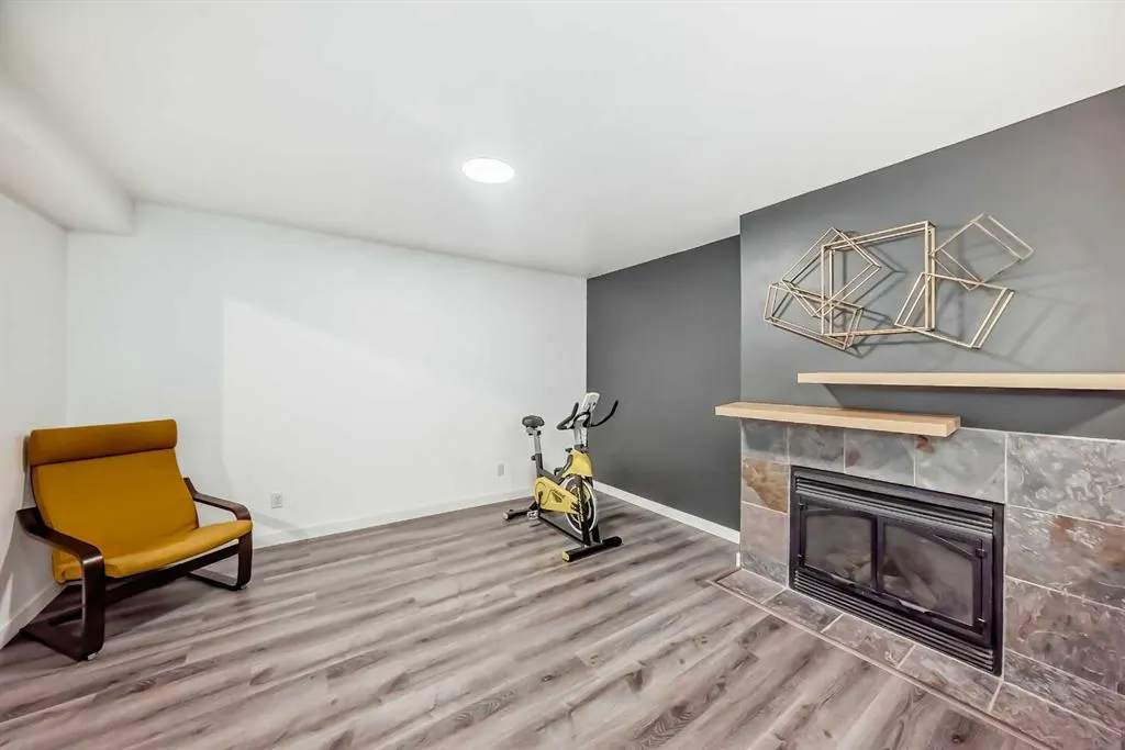 202 Bridlewood Court SW