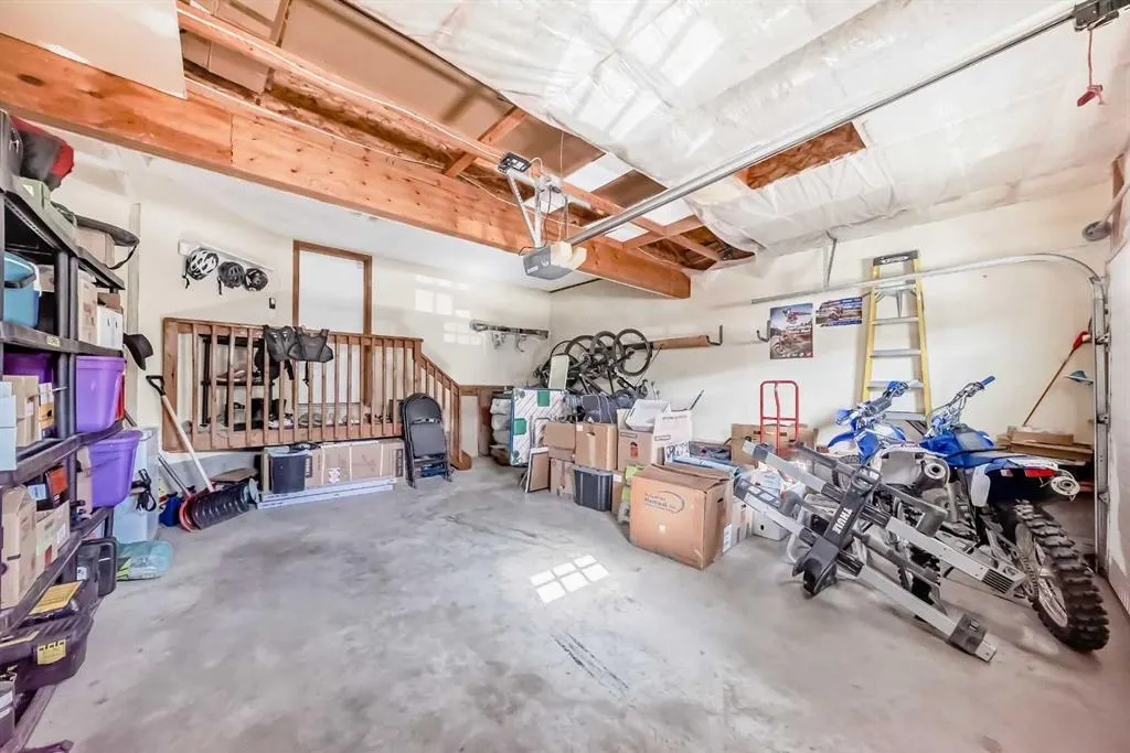 202 Bridlewood Court SW