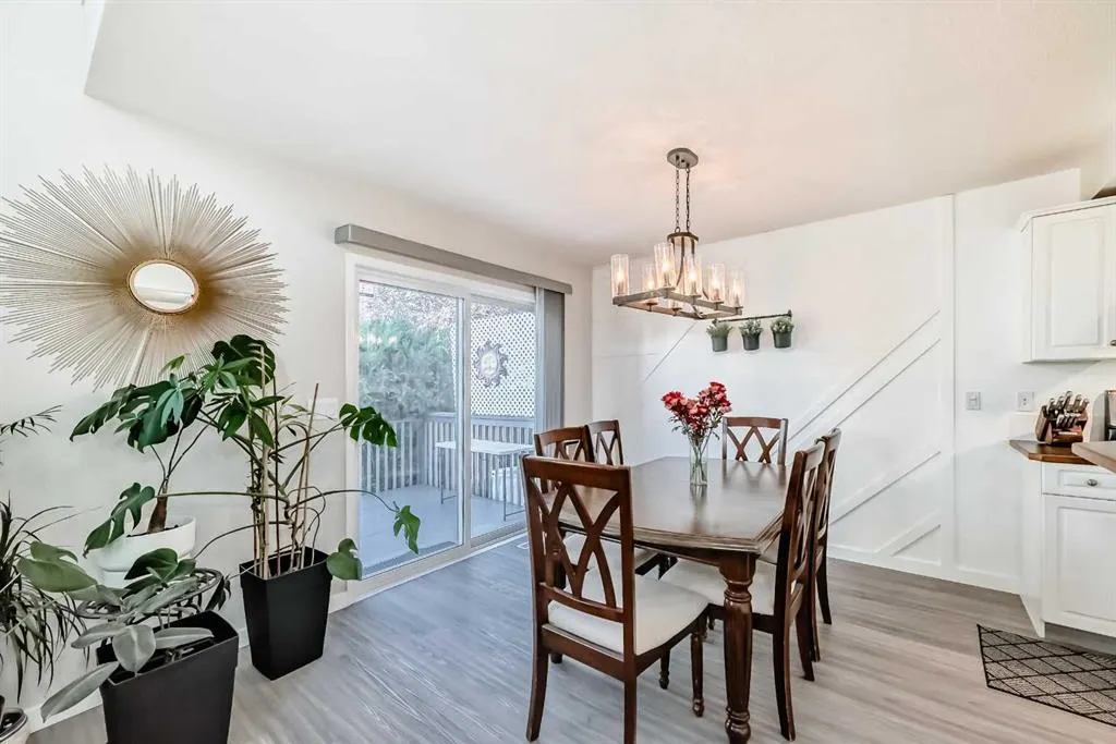 202 Bridlewood Court SW