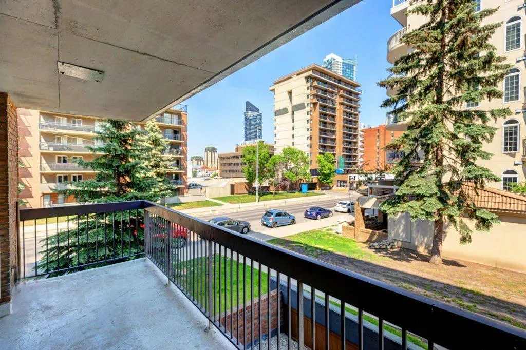 1335 12 Avenue, #211