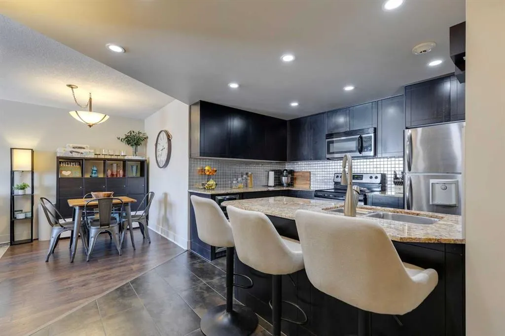 812 14 Avenue SW, #704
