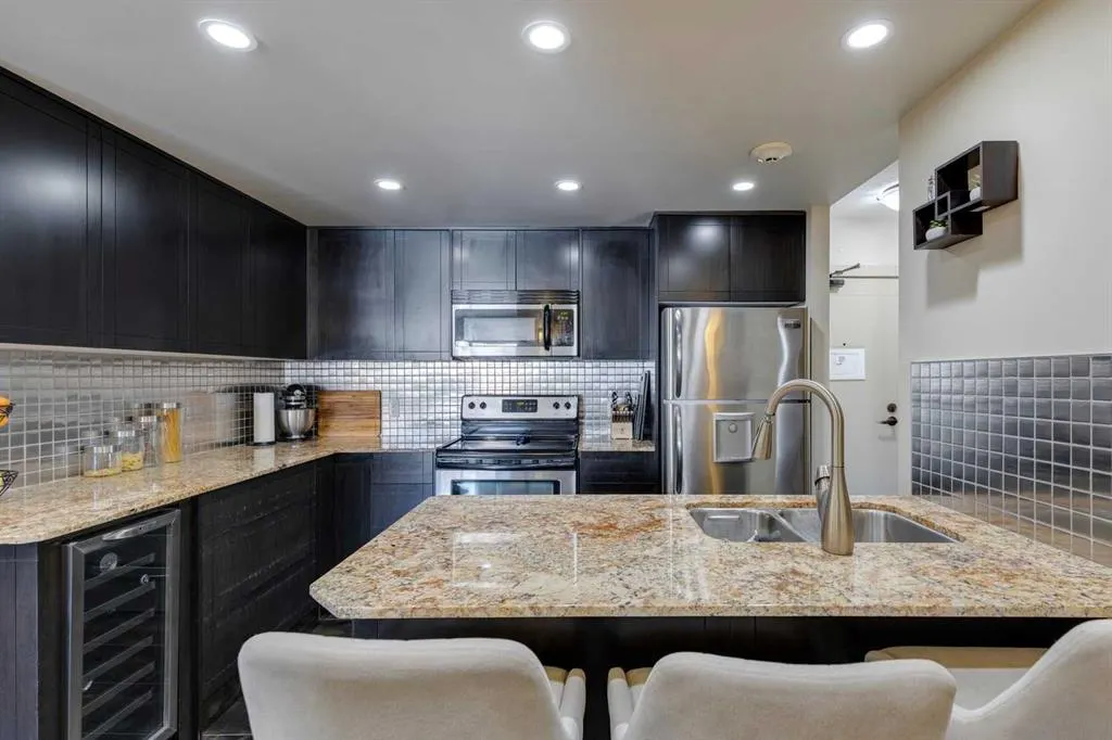 812 14 Avenue SW, #704