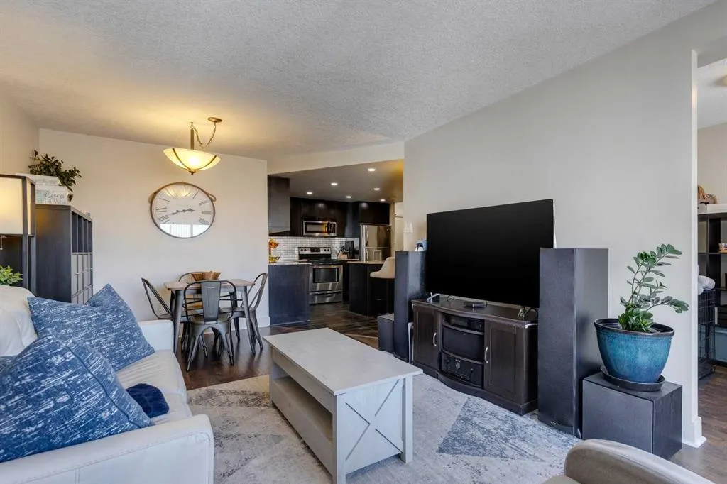 812 14 Avenue SW, #704
