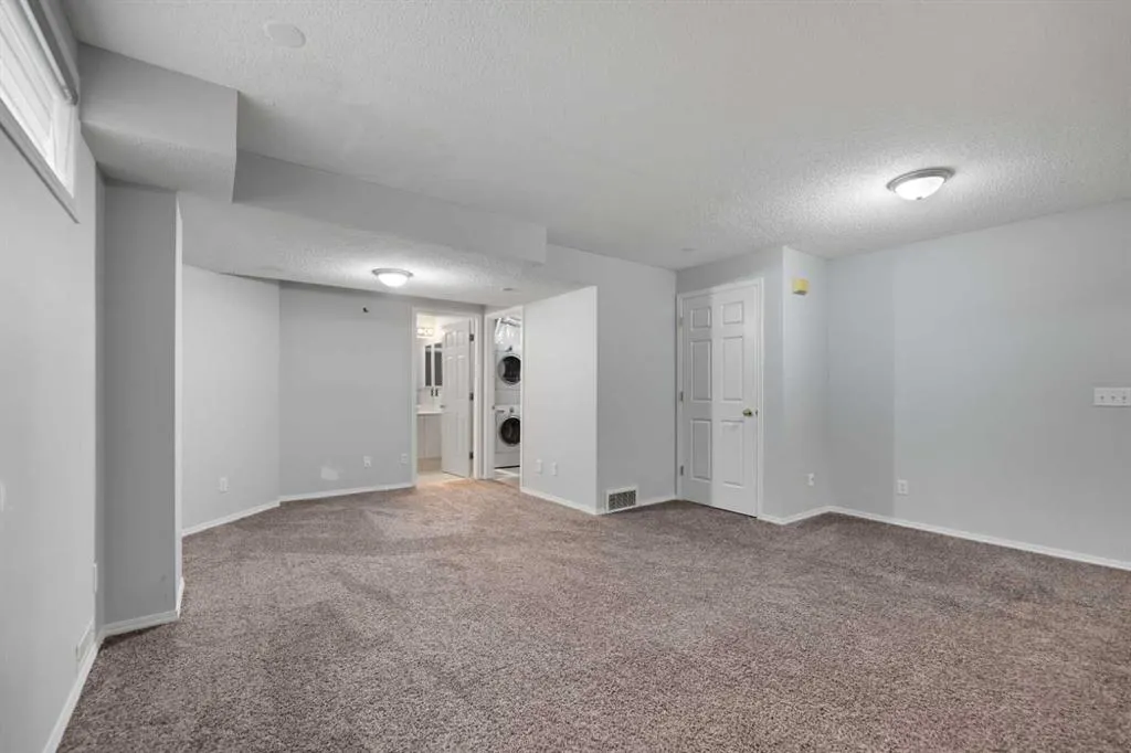 14 Tarington Park NE