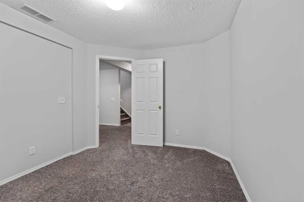 14 Tarington Park NE