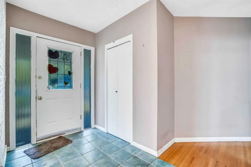 185 Cornwallis Drive NW
