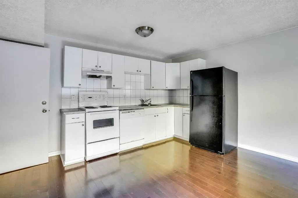185 Cornwallis Drive NW