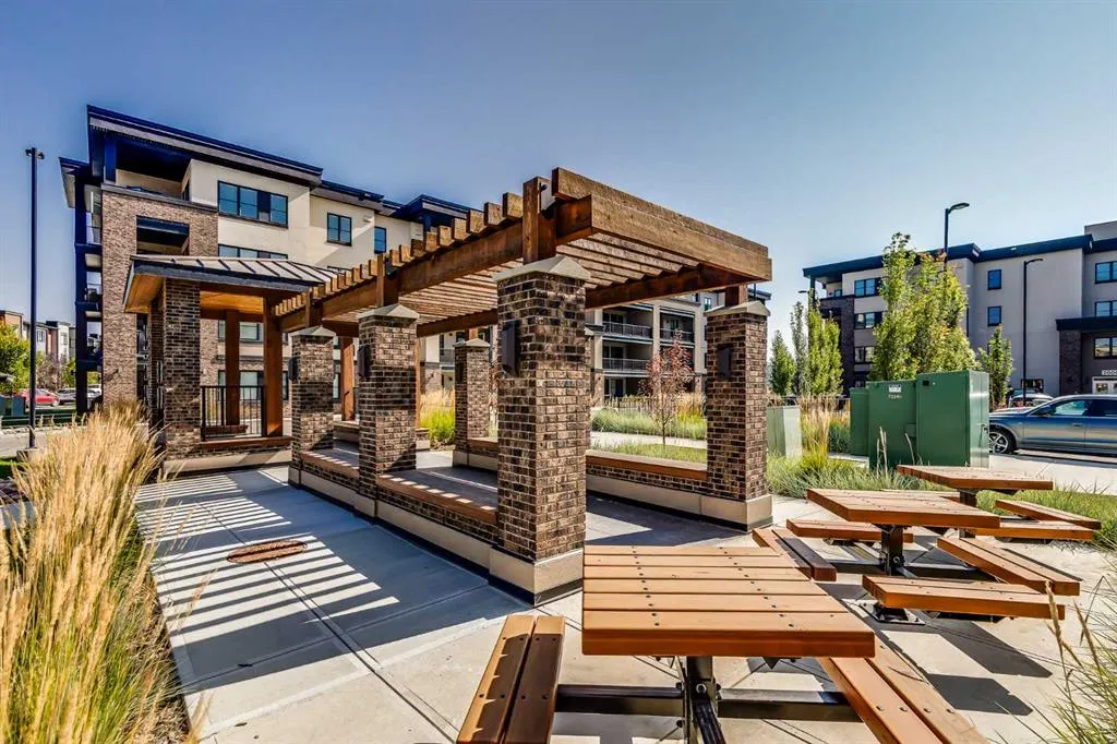 80 Greenbriar Place NW, #3204