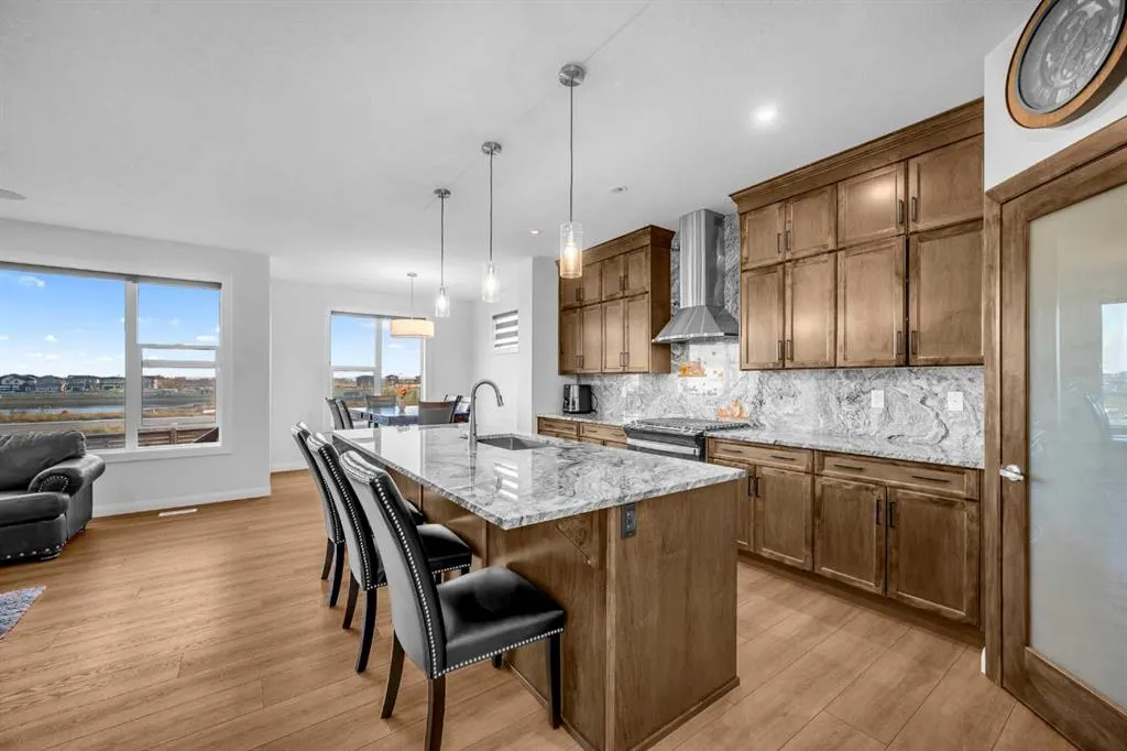 628 West Lakeview Drive