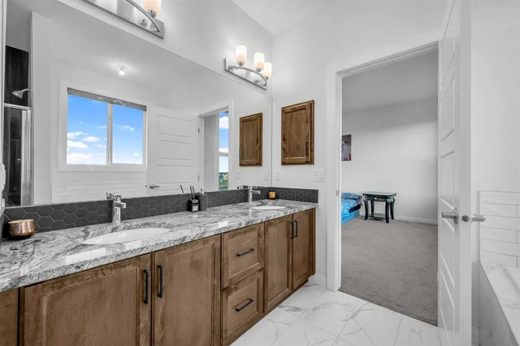628 West Lakeview Drive