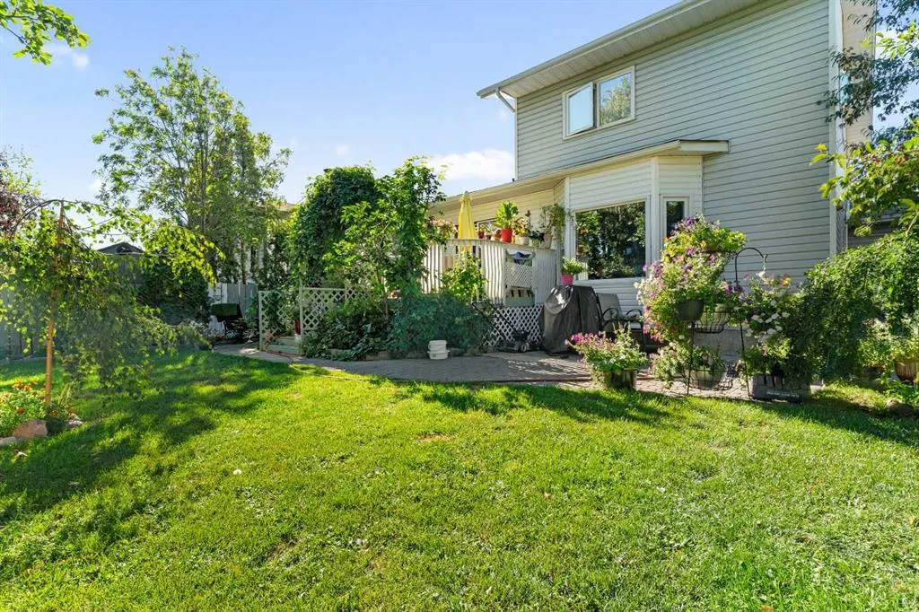 8201 102A Street