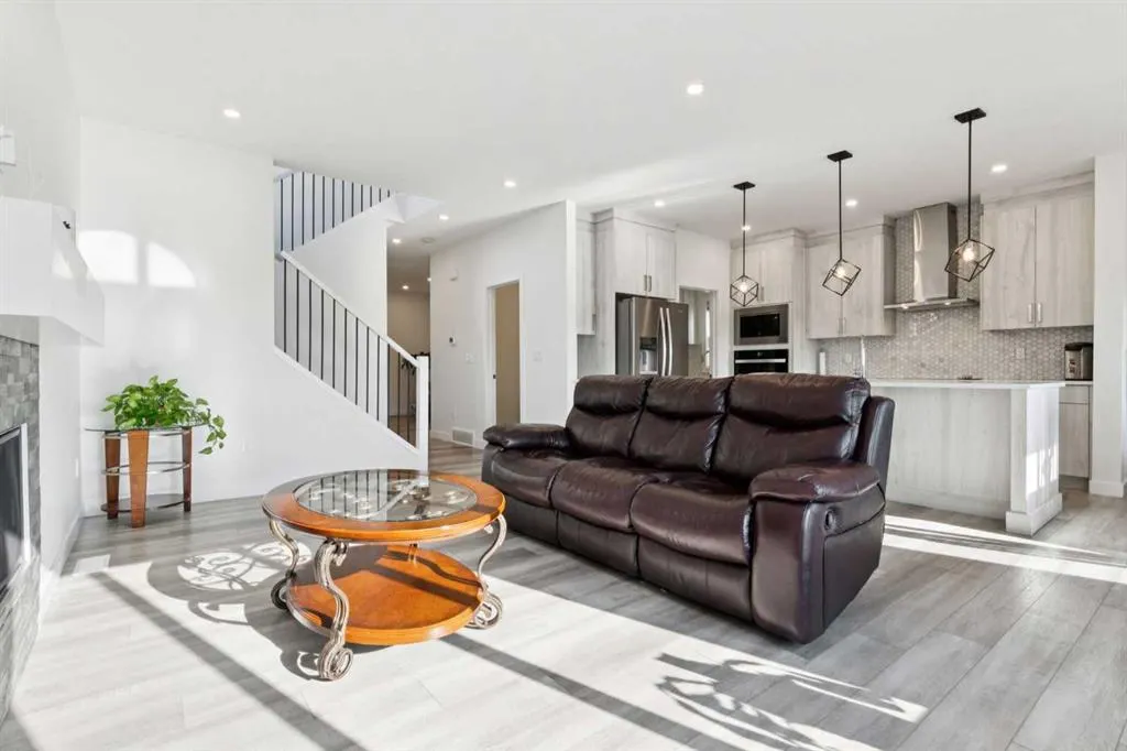 51 Midgrove Drive SW