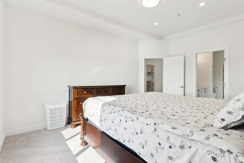 51 Midgrove Drive SW