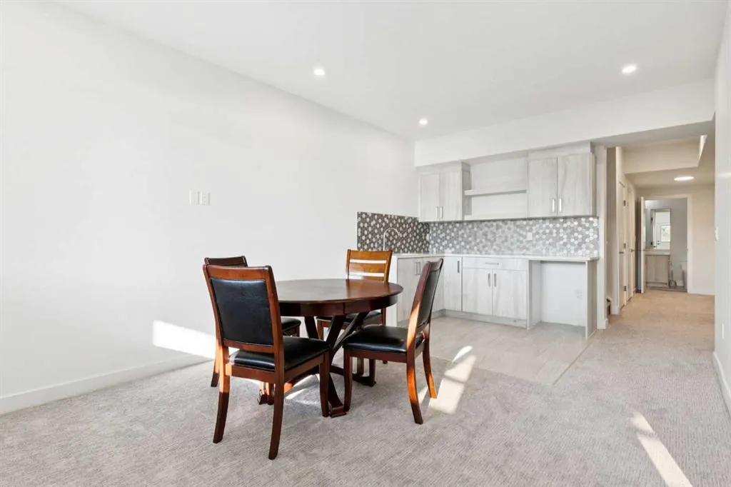 51 Midgrove Drive SW