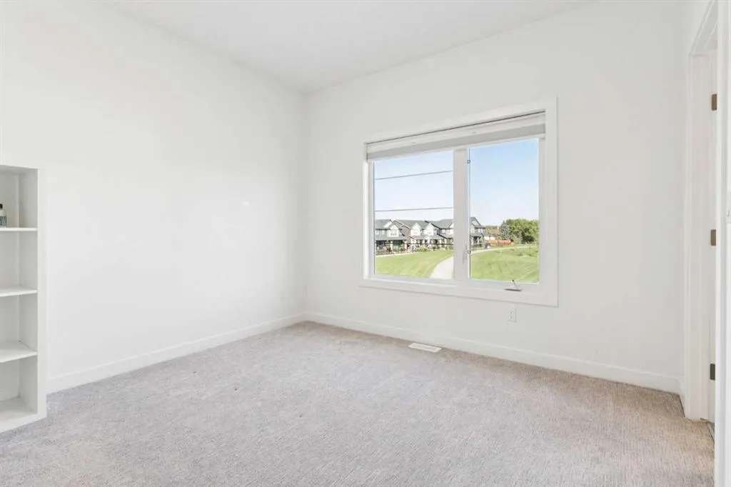 51 Midgrove Drive SW