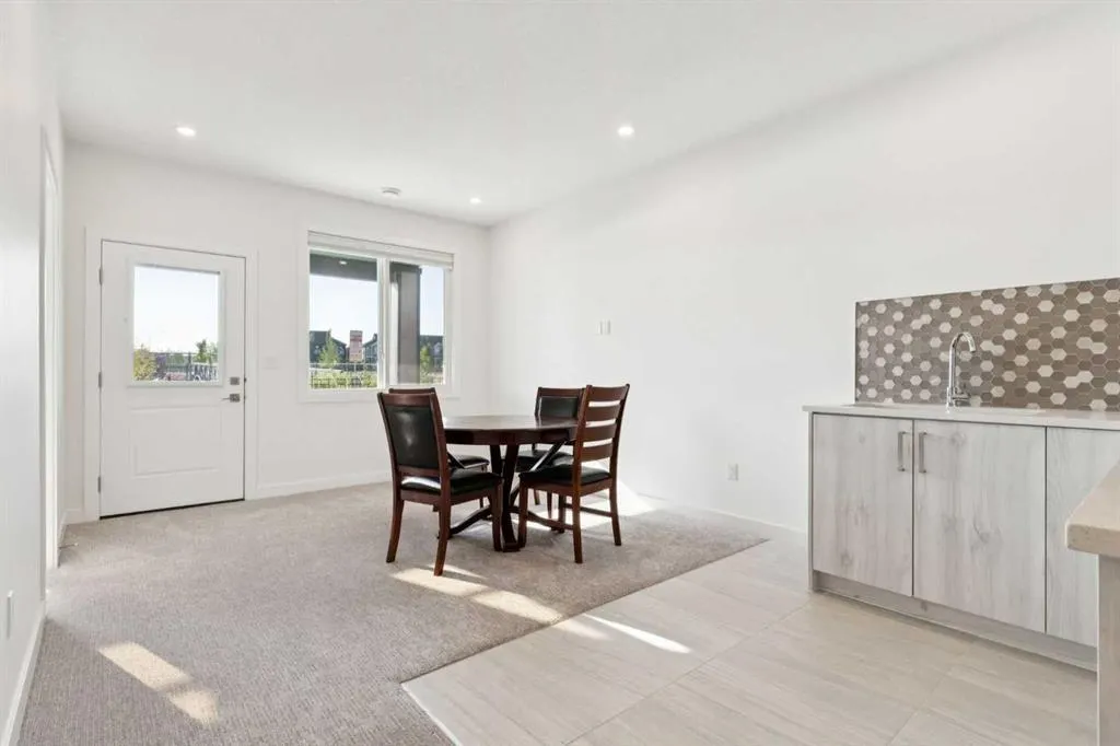 51 Midgrove Drive SW