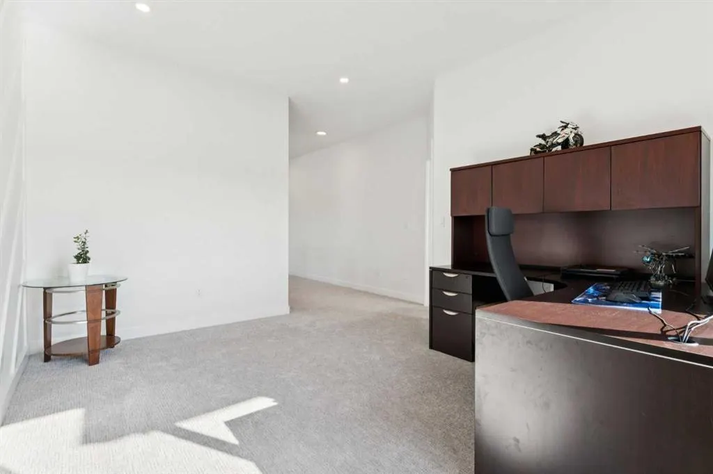 51 Midgrove Drive SW