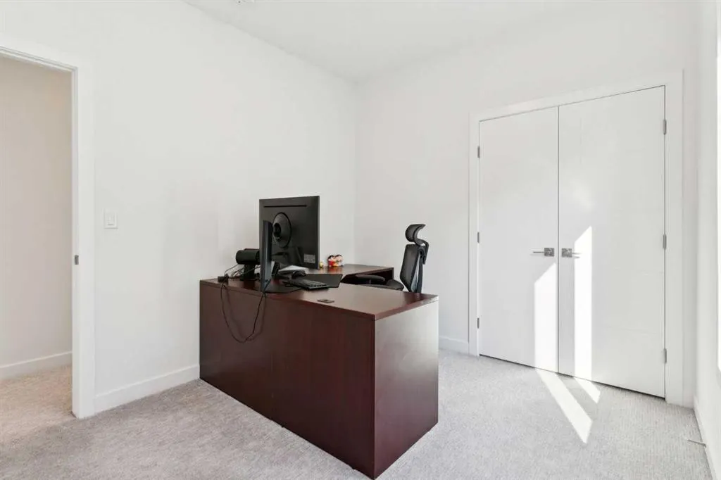 51 Midgrove Drive SW