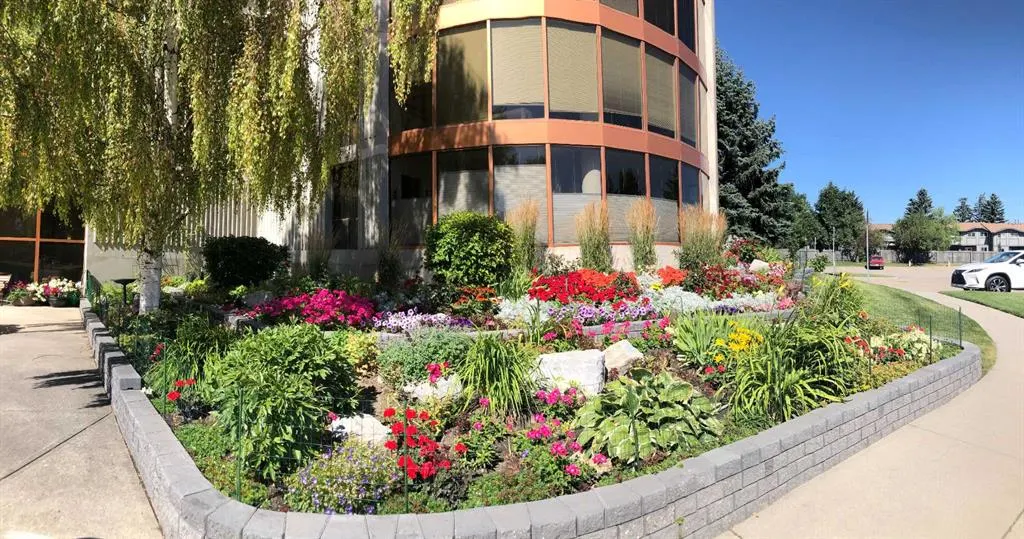 20 Coachway Road SW, #221