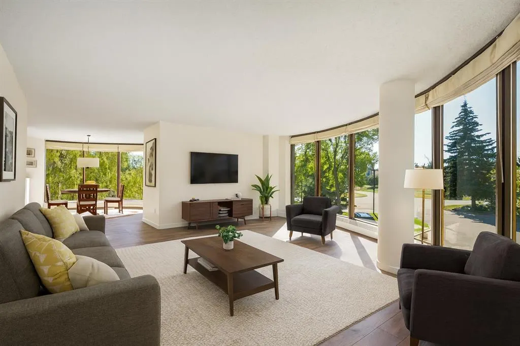 20 Coachway Road SW, #221