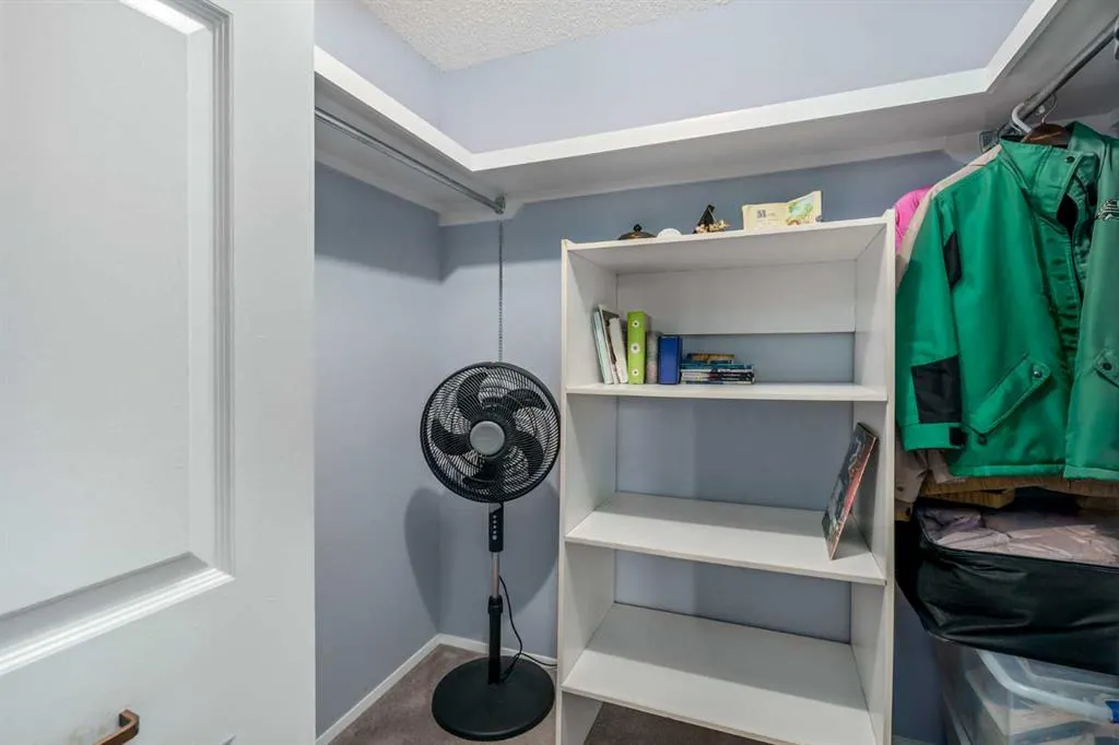 20 Coachway Road SW, #221