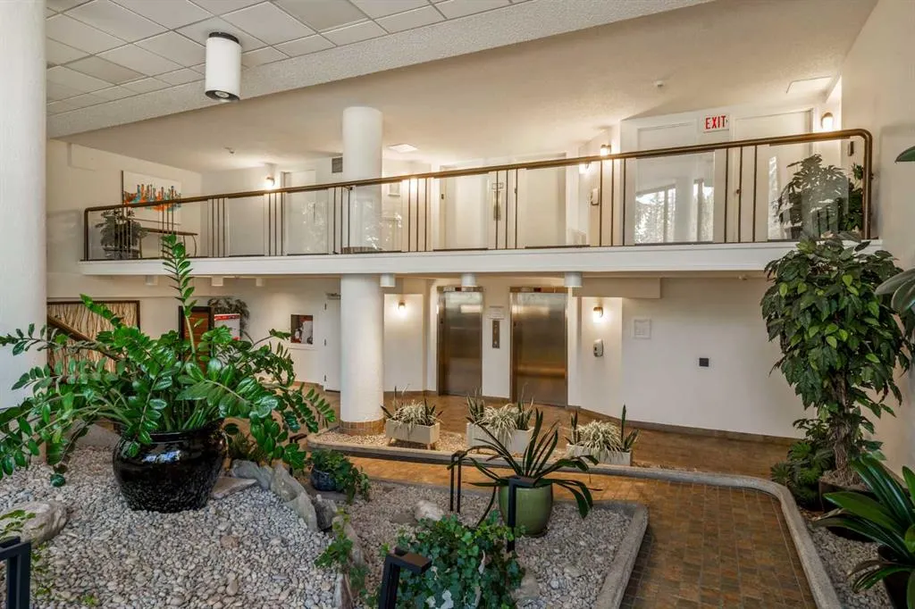 20 Coachway Road SW, #221