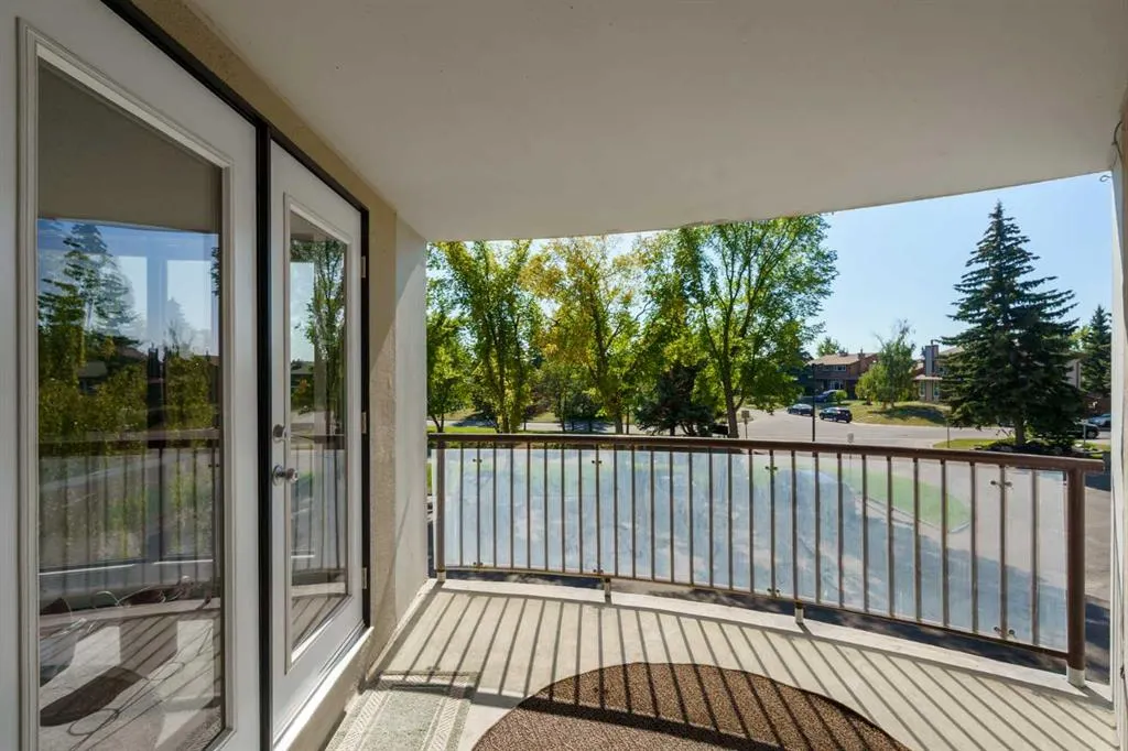 20 Coachway Road SW, #221