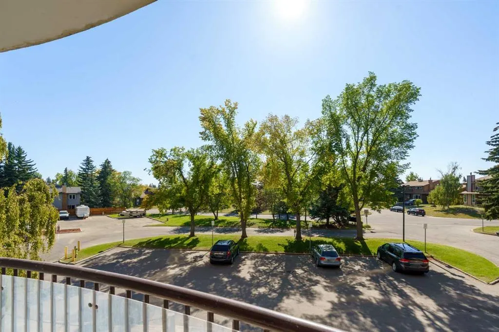 20 Coachway Road SW, #221