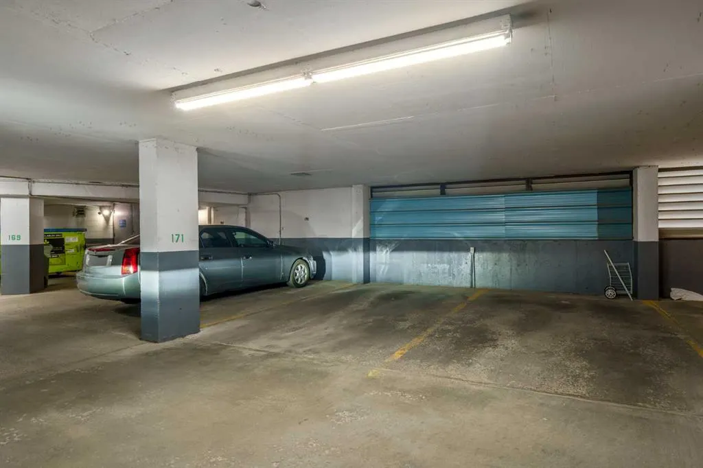 20 Coachway Road SW, #221