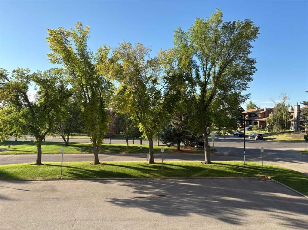 20 Coachway Road SW, #221