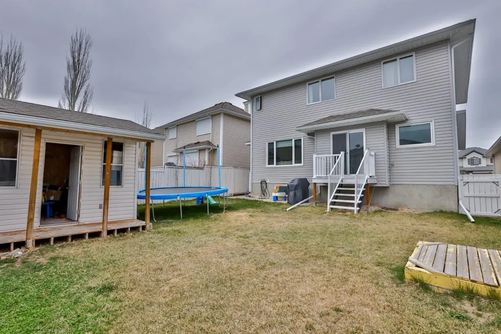 383 Fairmont Boulevard S