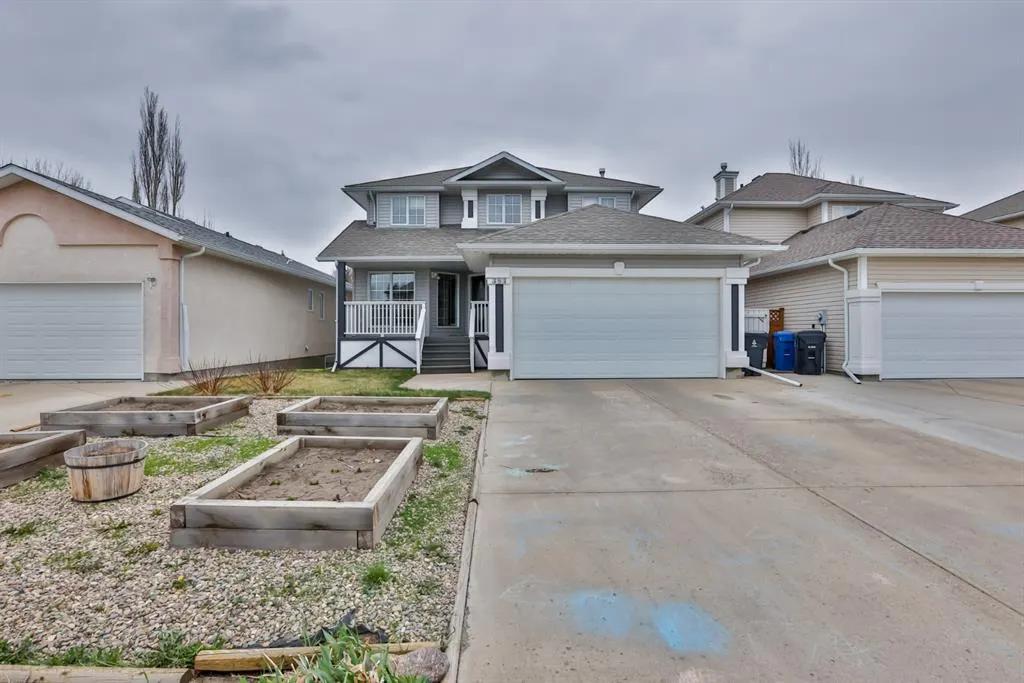 383 Fairmont Boulevard S
