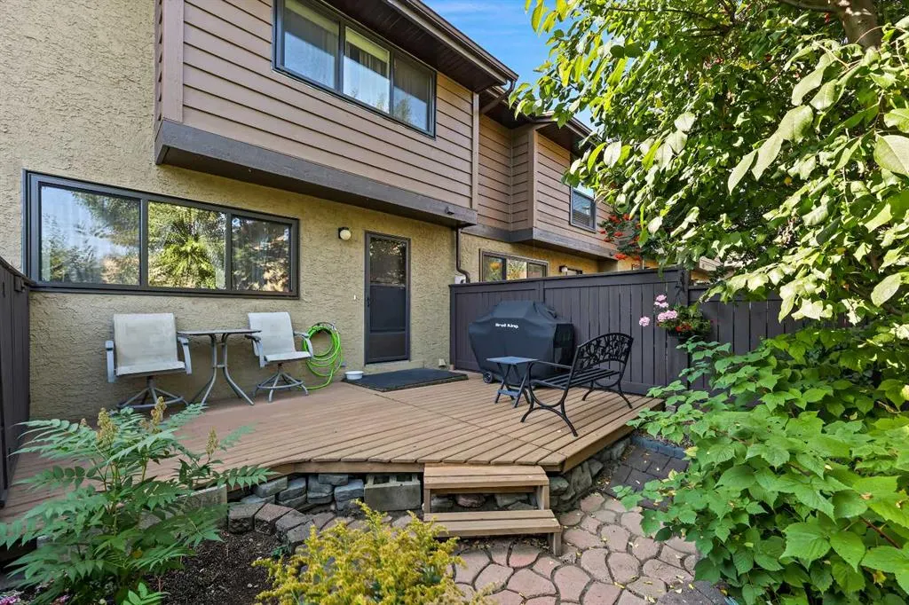 2300 Oakmoor Drive SW, #95