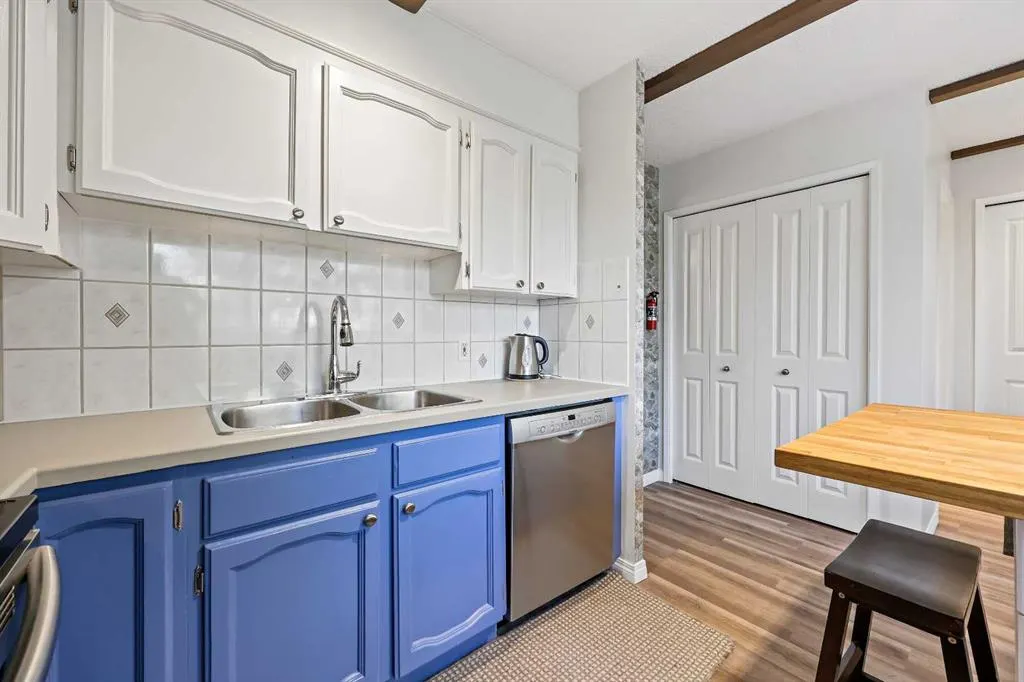 2300 Oakmoor Drive SW, #95