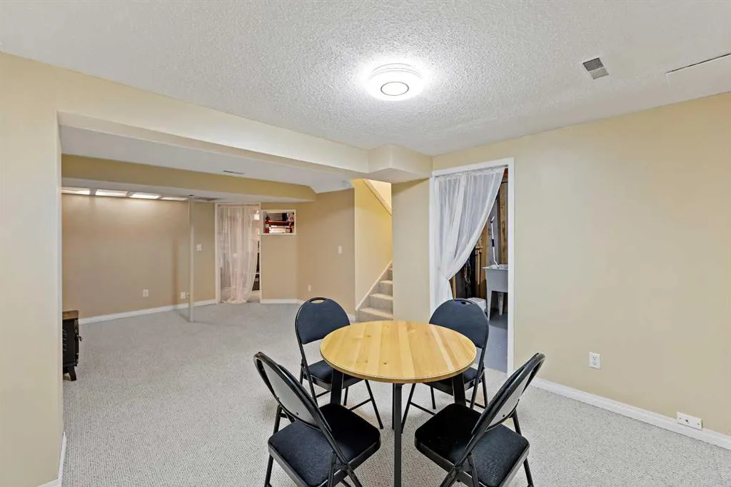 2300 Oakmoor Drive SW, #95