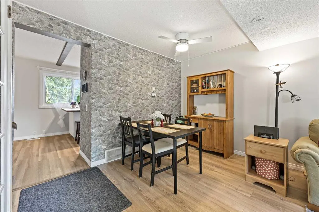 2300 Oakmoor Drive SW, #95