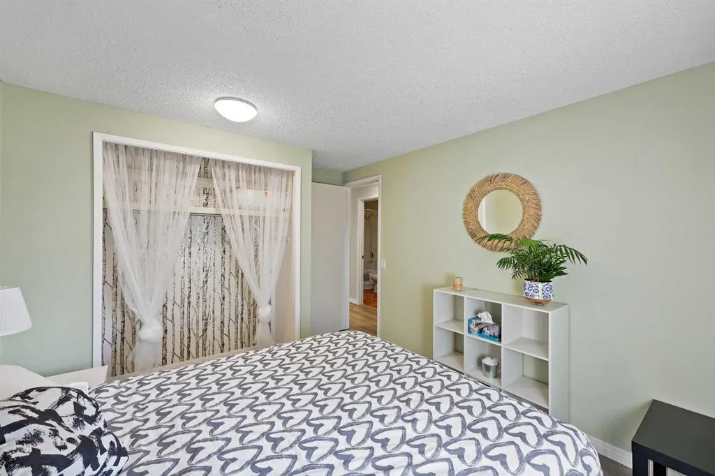 2300 Oakmoor Drive SW, #95