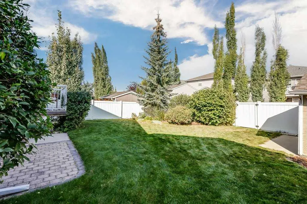 201 Thornleigh Close SE