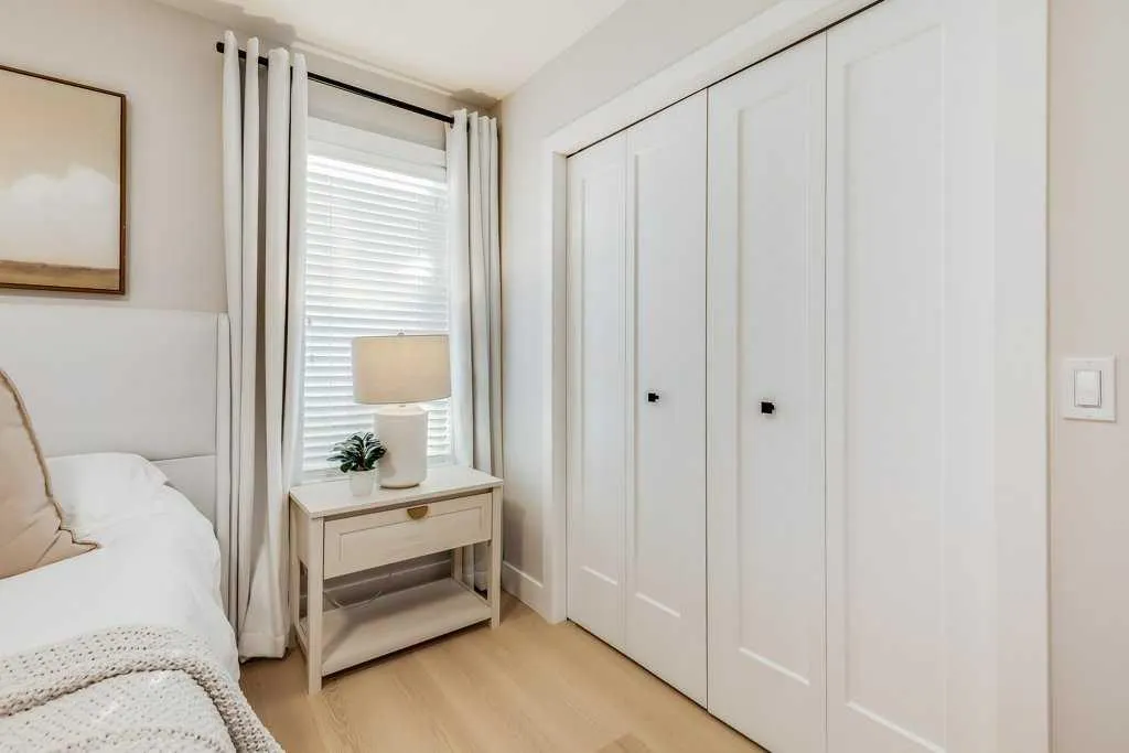 201 Thornleigh Close SE