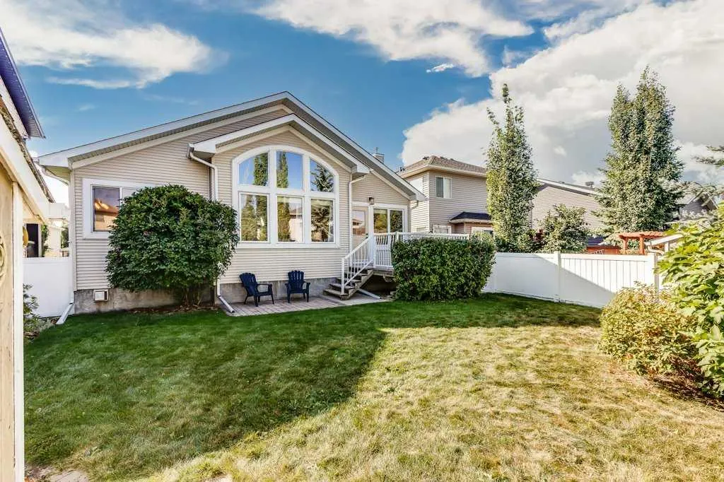 201 Thornleigh Close SE