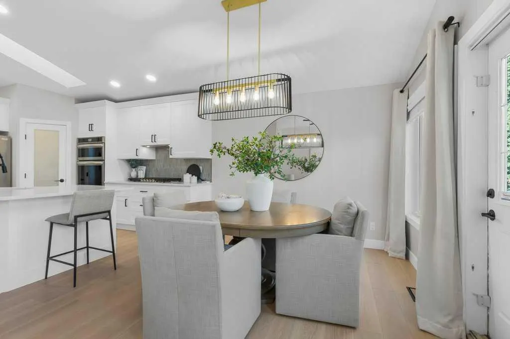 201 Thornleigh Close SE