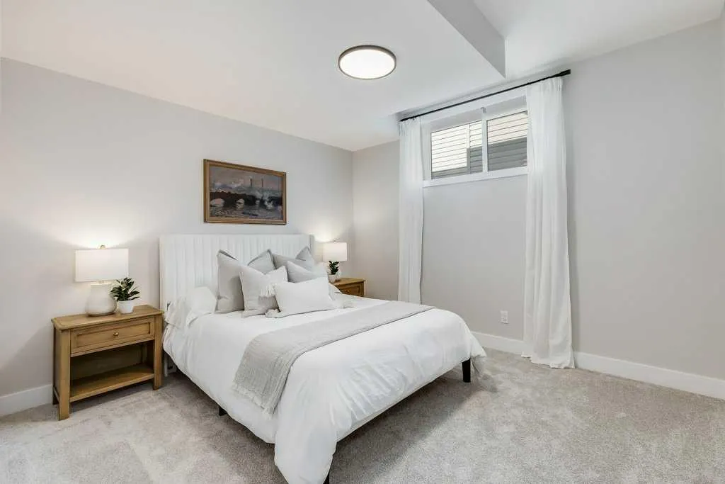 201 Thornleigh Close SE