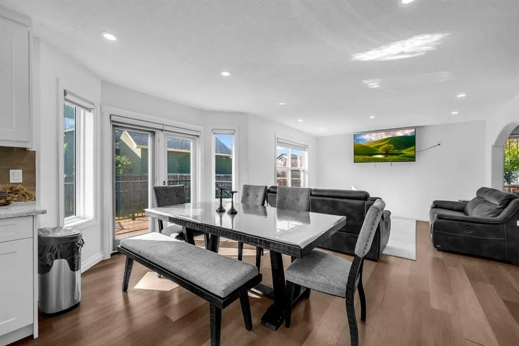 80 Canoe Square SW