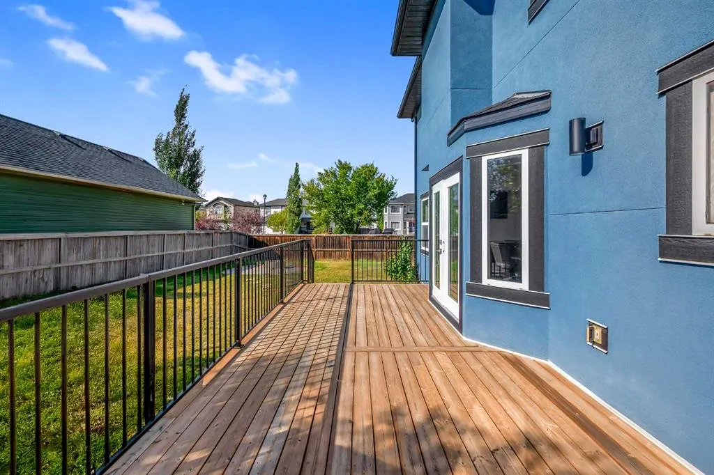 80 Canoe Square SW