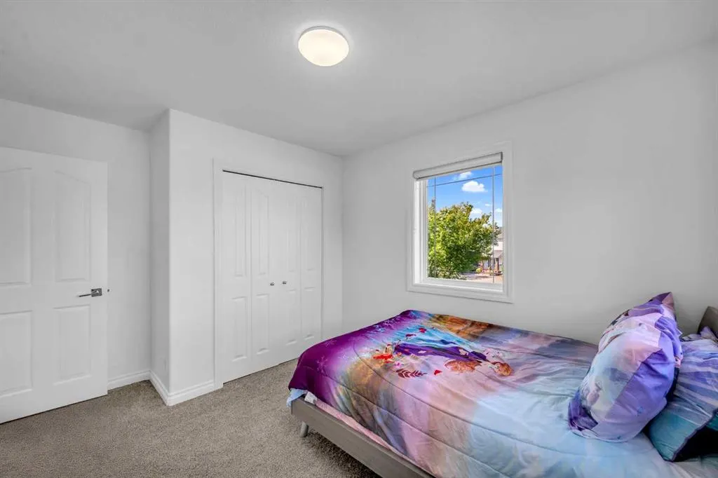 80 Canoe Square SW
