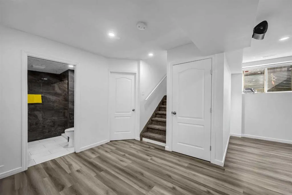 80 Canoe Square SW