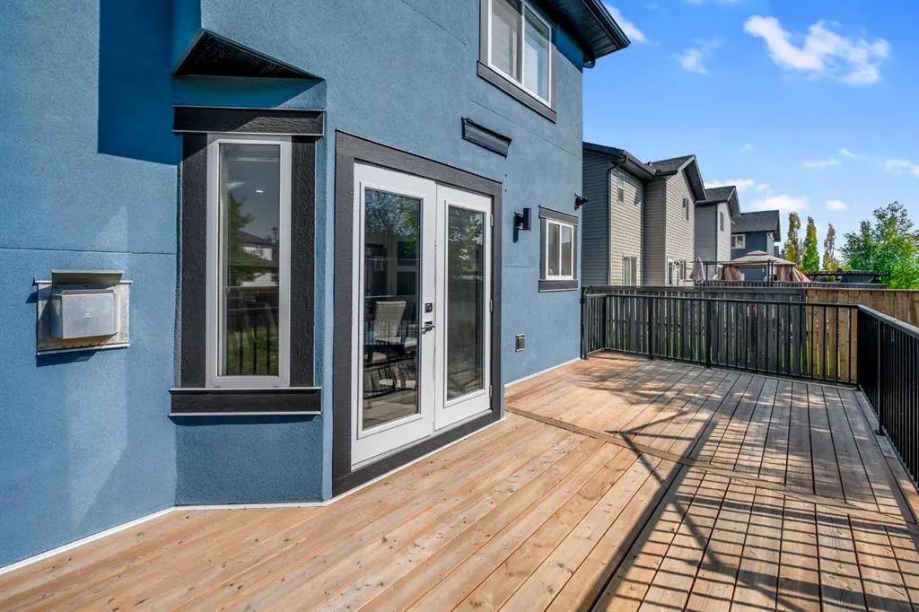 80 Canoe Square SW